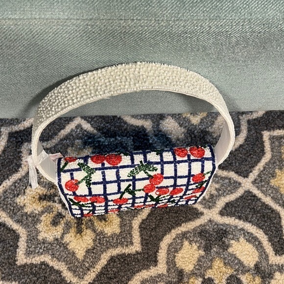 Cherry Patterned Shoulder Bag - Picture 5 of 6